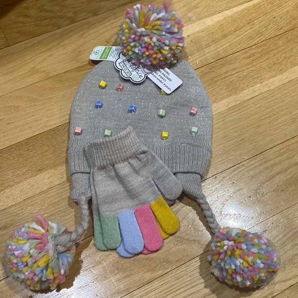Angel Face Other - Toddlers Girls Hat and gloves set.